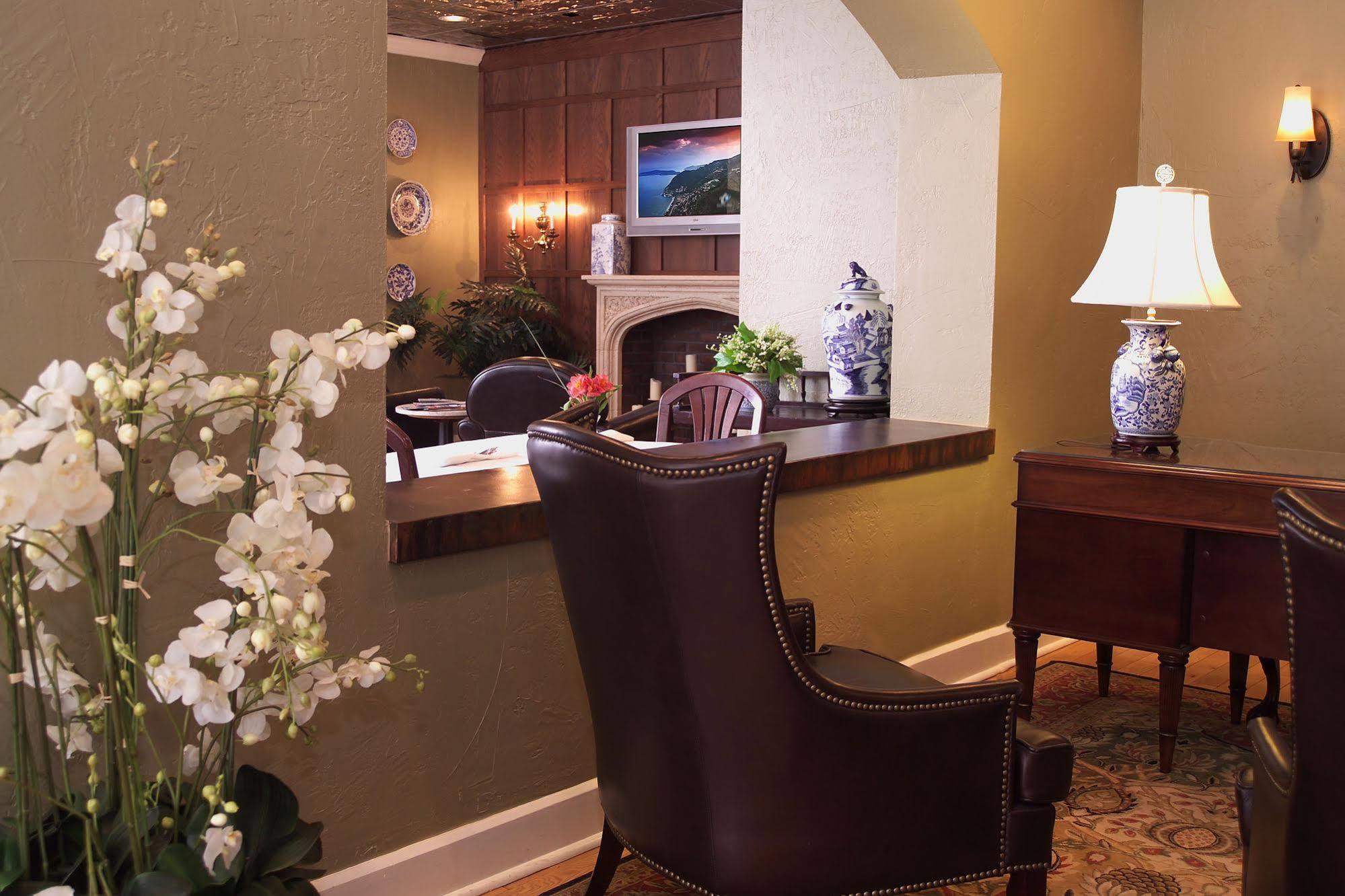 Seven Gables Inn, St Louis West, A Tribute Portfolio Hotel Clayton Rum bild