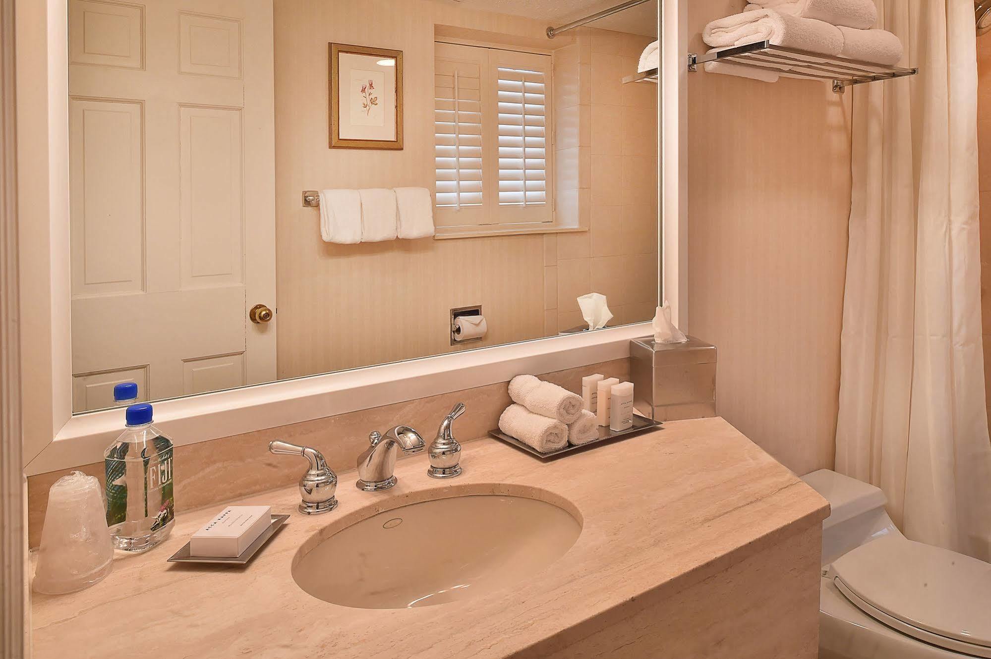 Seven Gables Inn, St Louis West, A Tribute Portfolio Hotel Clayton Exteriör bild